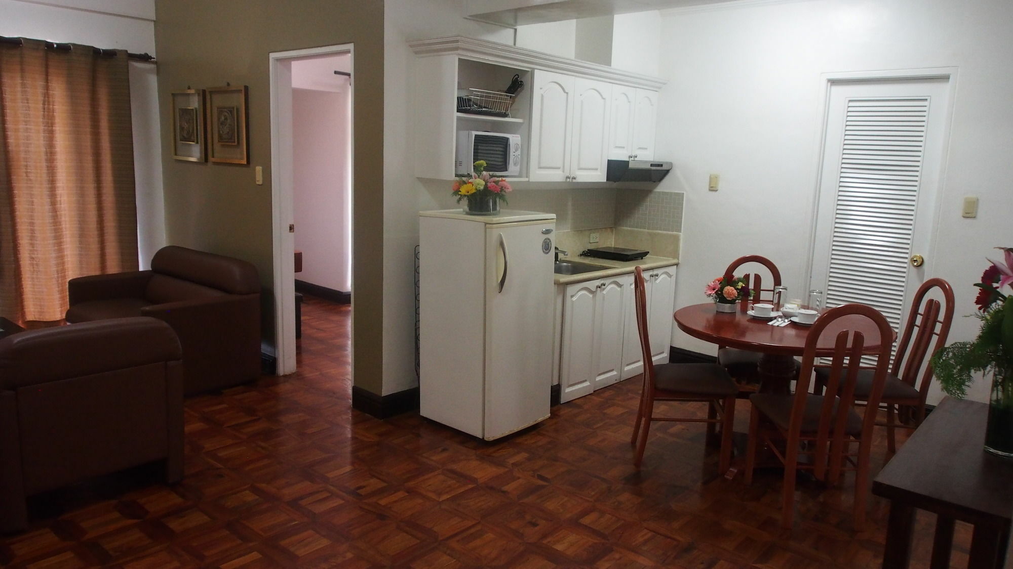 Bsa Suites Makati City Ngoại thất bức ảnh